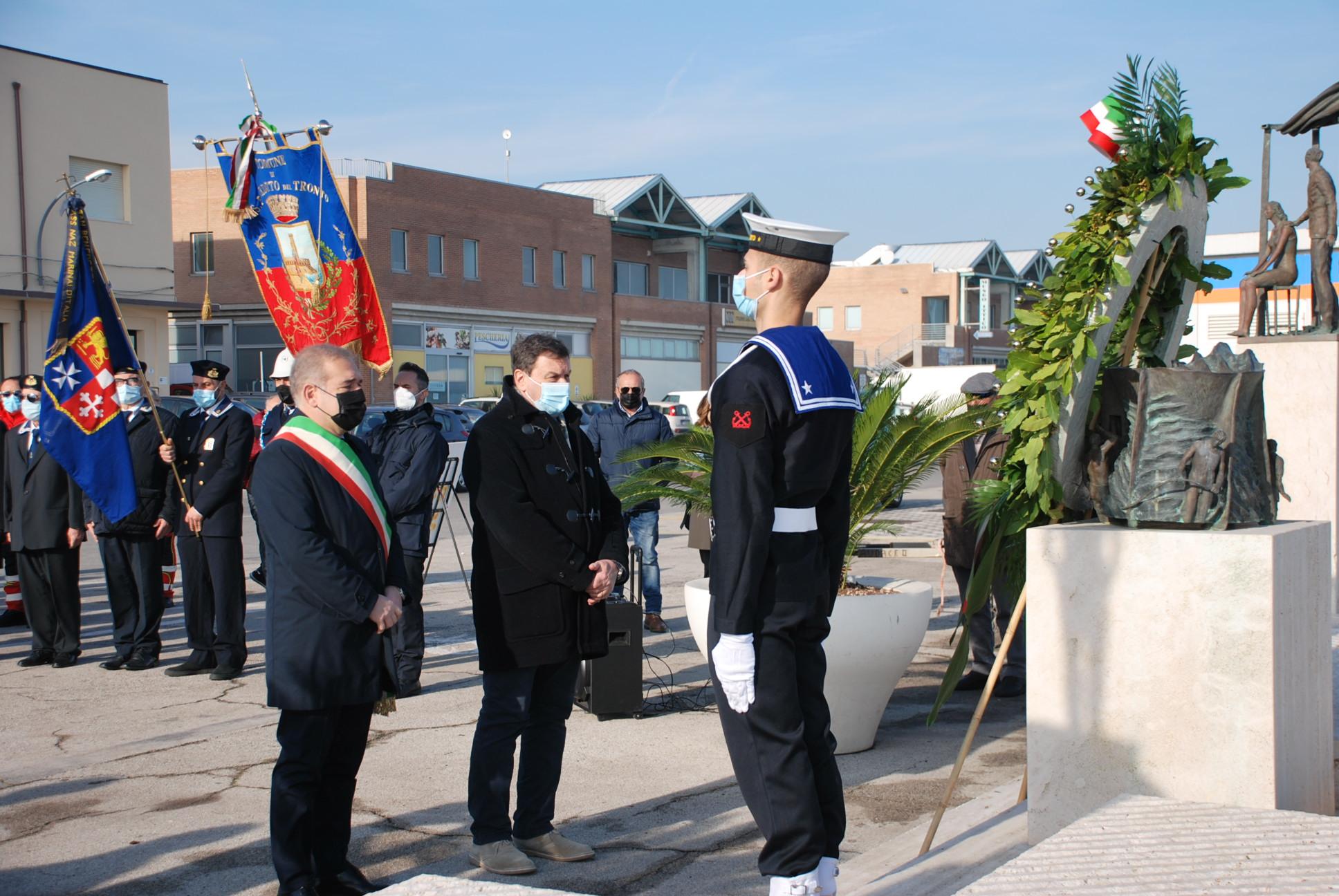 Ricordate tutte le vittime del mare
