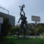 1529215_comune-municipio-statua-famiglia-150x150